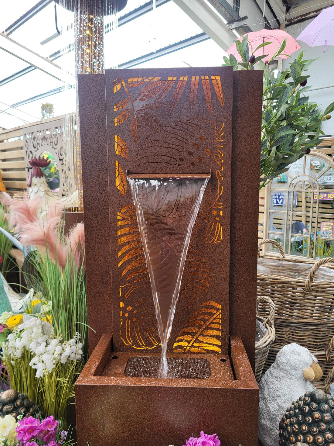 LED Leaf Water Feature