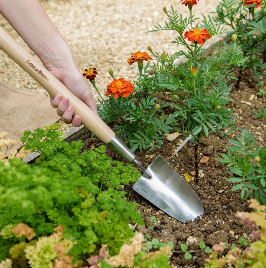 Kent & Stowe Carbon Steel Border Hand Trowel