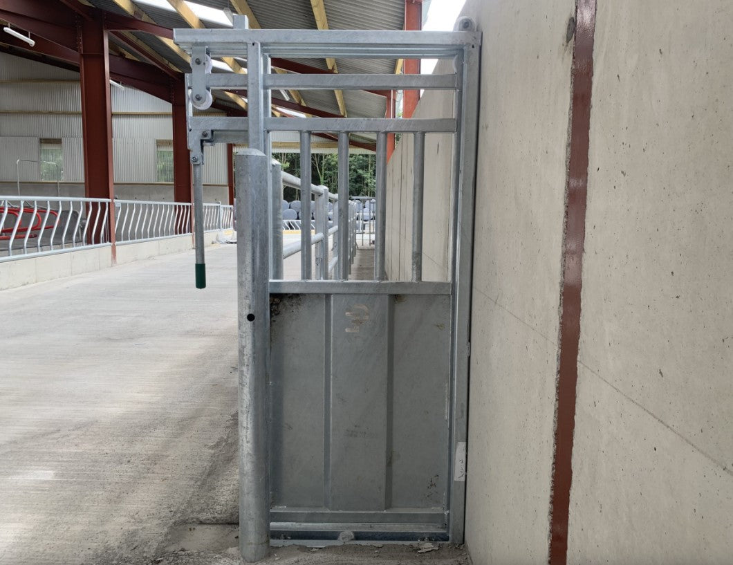 Crush Sliding Back Gate