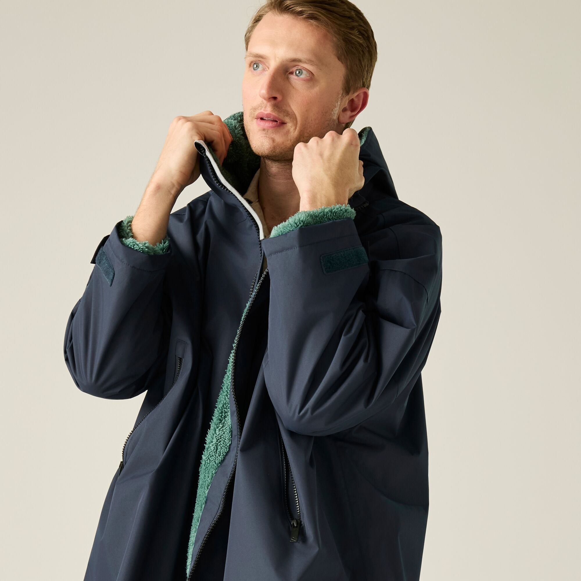 Regatta Adult Waterproof Robe - Navy &amp; Ivy Moss