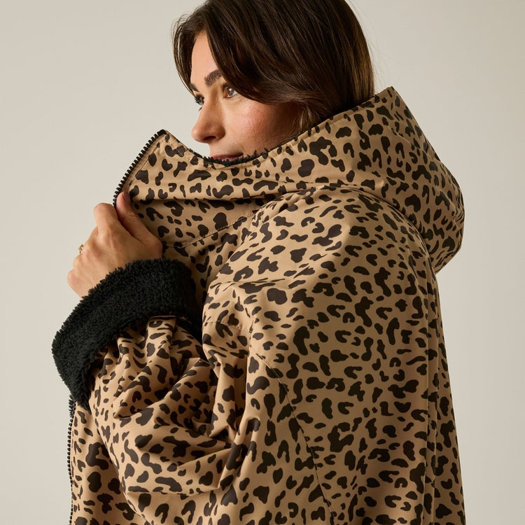 Regatta Adult Waterproof Robe - Abstract Leopard Spot