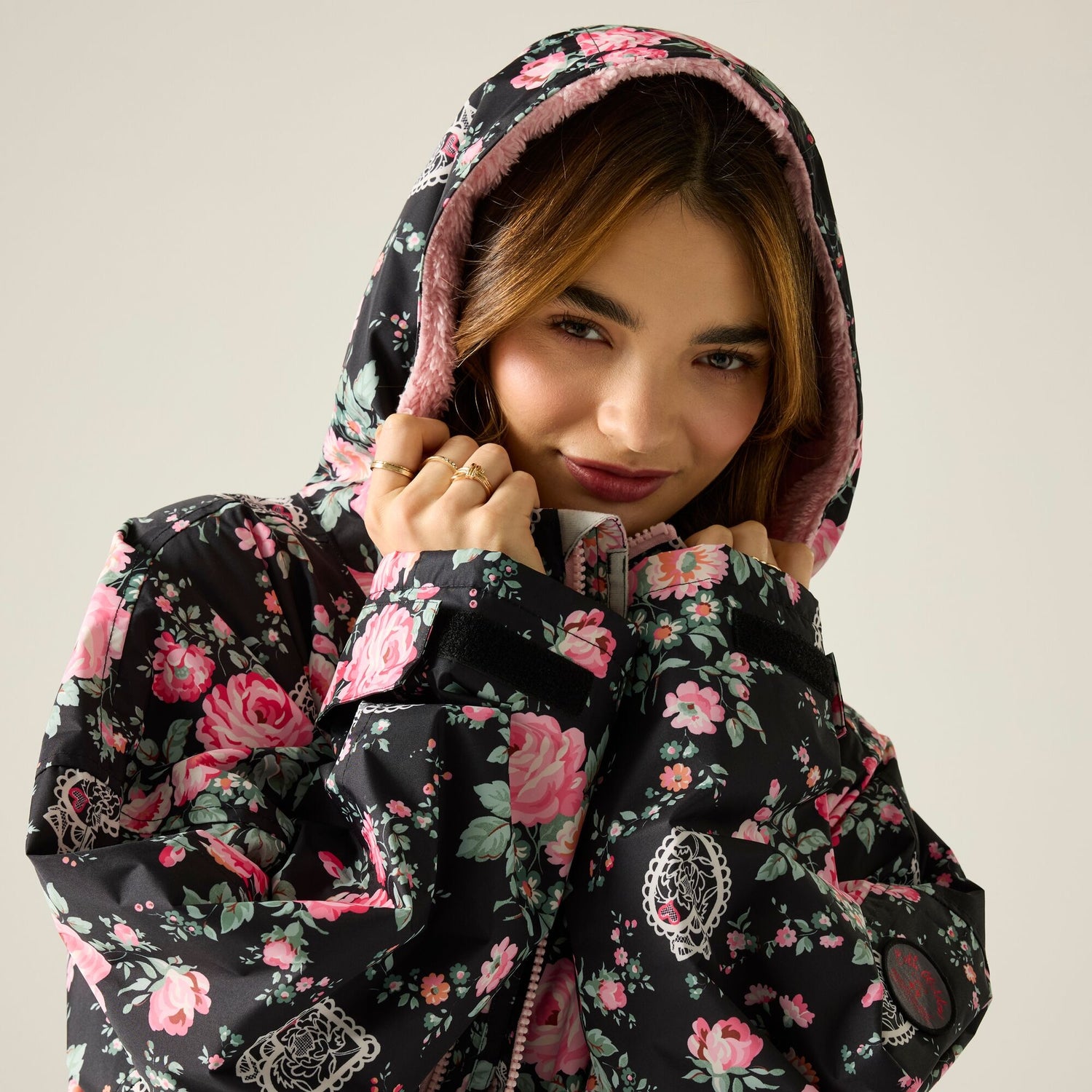 Regatta X Cath Kidston Adult Changing Robe - Black Hackney Rose