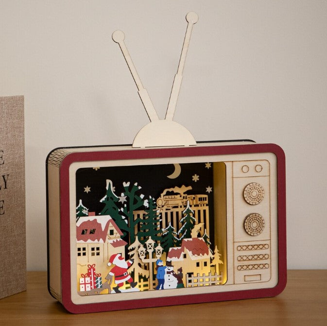 Wooden Vintage TV Winter Scene - 18cm