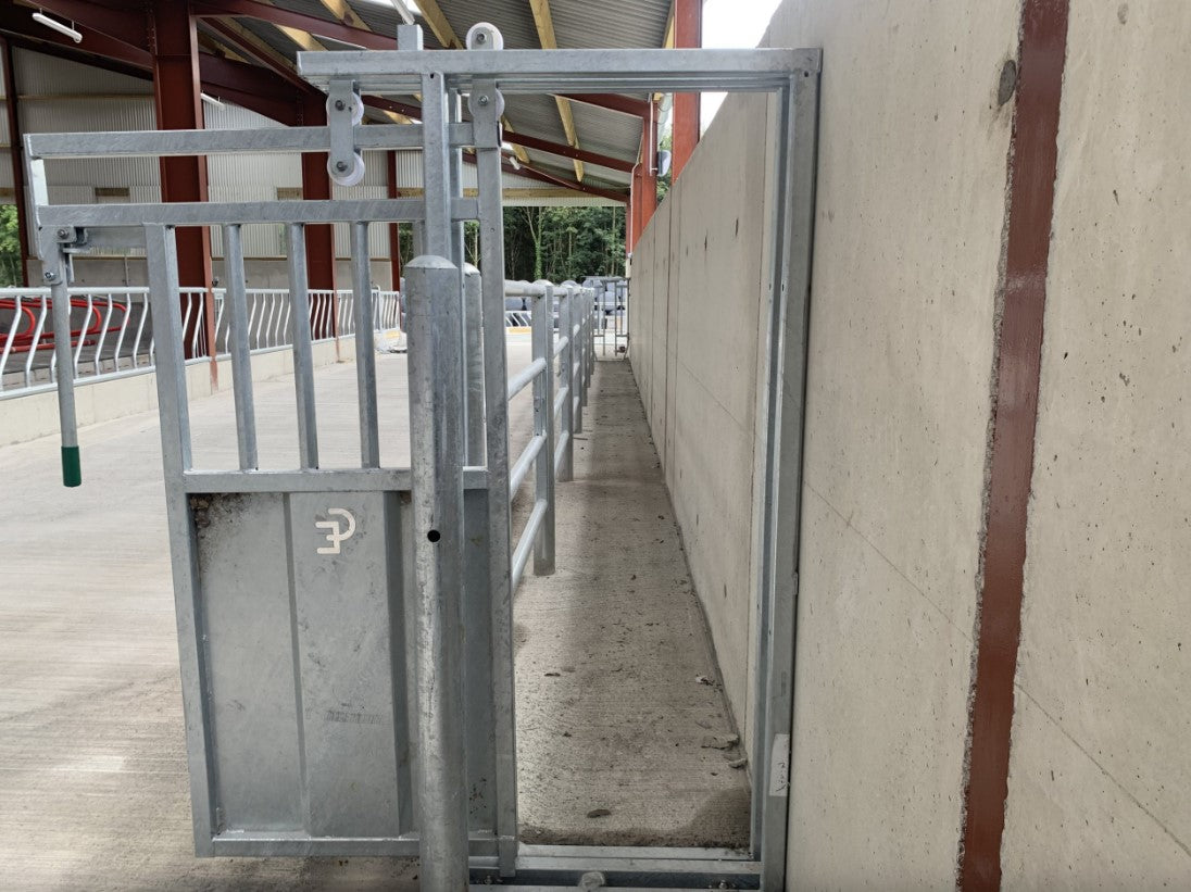 Crush Sliding Back Gate