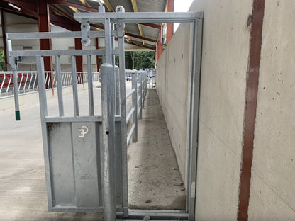 Crush Sliding Back Gate