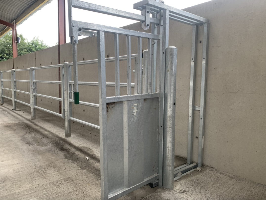 Crush Sliding Back Gate