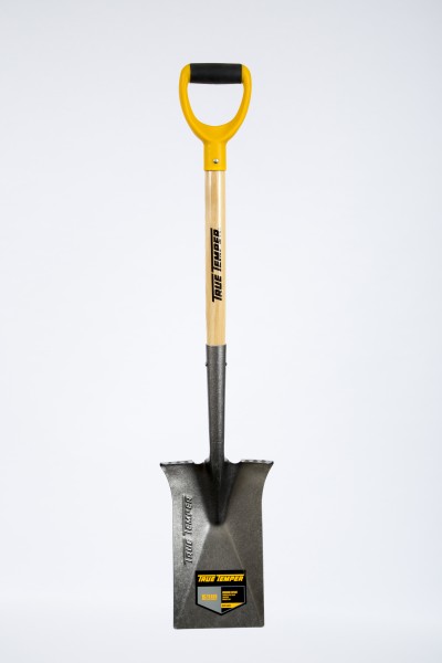 T/T Digging Spade Wood Handle D Grip